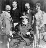 Renoir entoure d’Albert Marquet, Walther Halvorsen, Henri Matisse et Andree Heuschling. © Archives du Musée Renoir – Ville de Cagnes-sur-Mer – CICL 1918